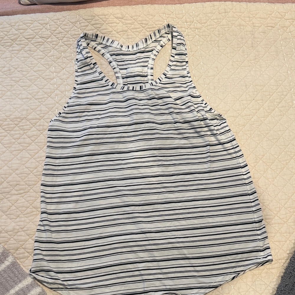 Lululemon love tank! Size 6